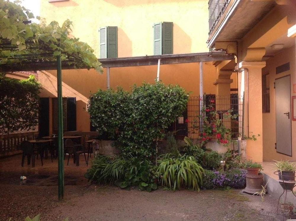 Albergo Giardinetto - Interior Entrance