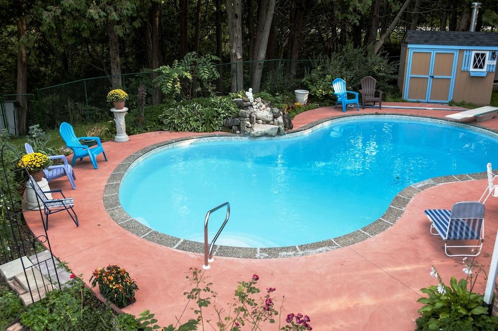 Forest Creek Bed & Breakfast and Retreat - Outdoor Pool