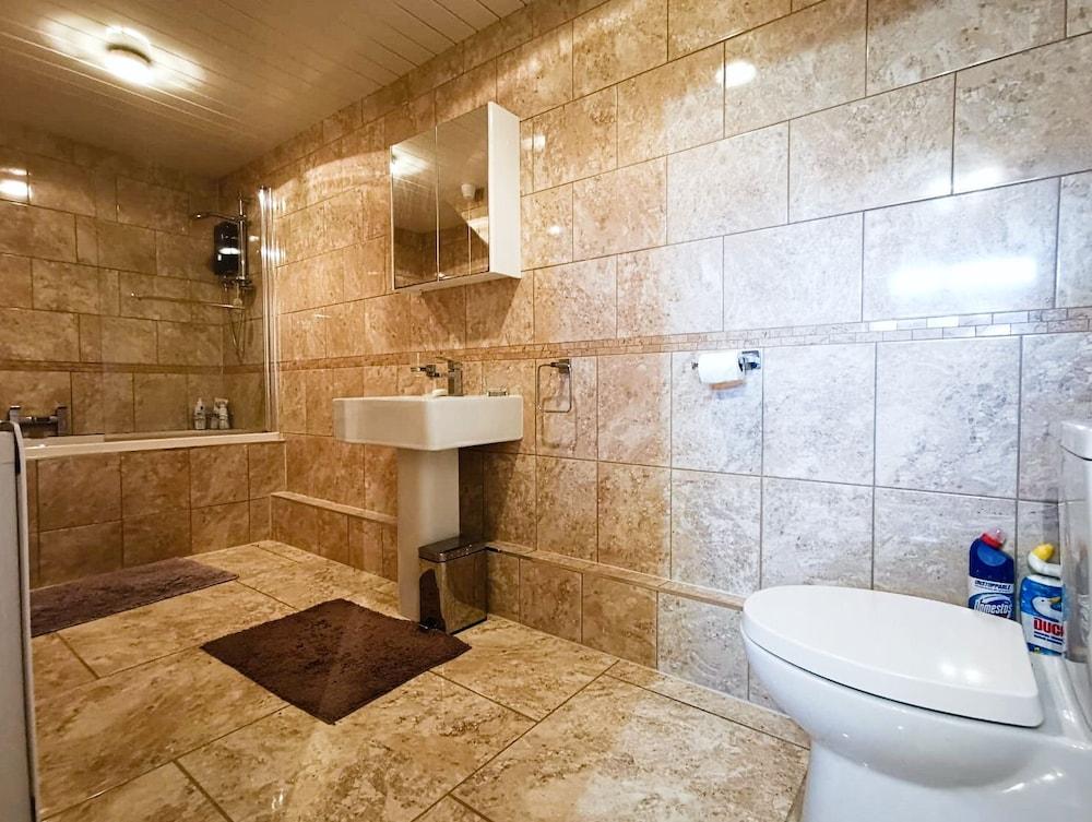Moorish Castle - Bathroom