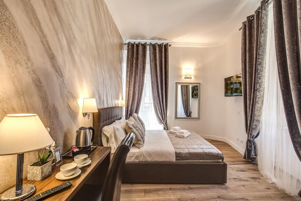River Luxury Suites - Room