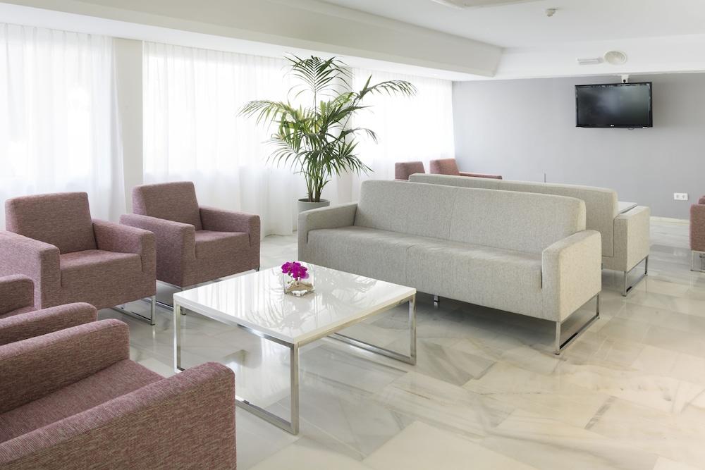 Hotel HSM SOlivera - Lobby Sitting Area