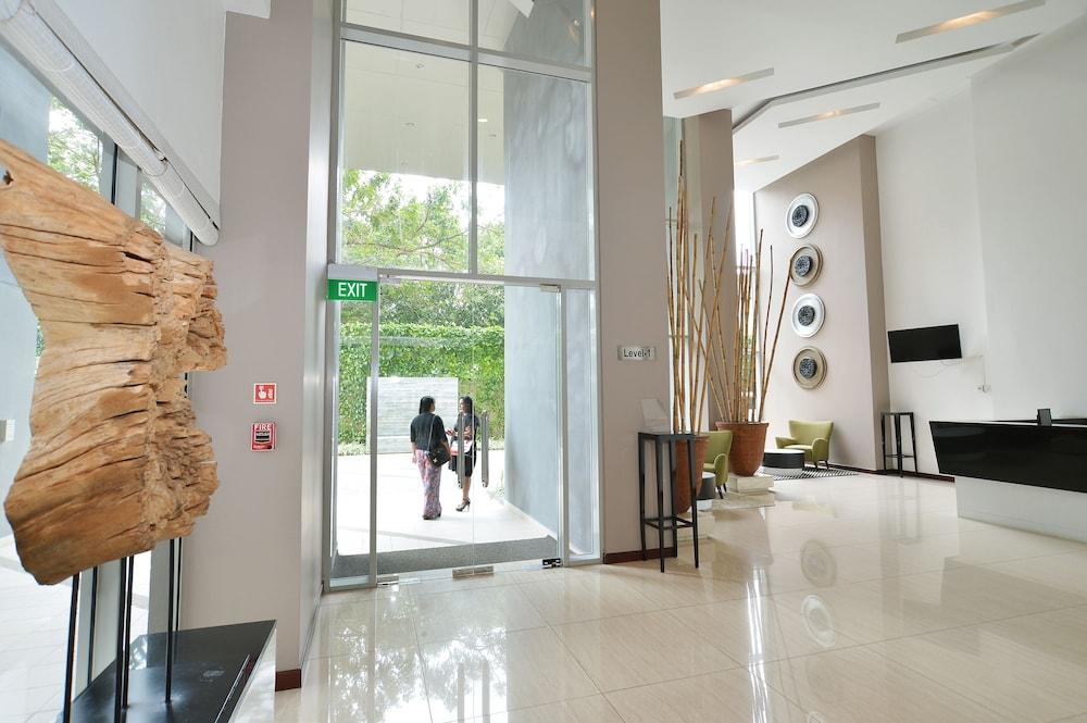 Luxury Resort Apartment OnThree20 - Interior Entrance