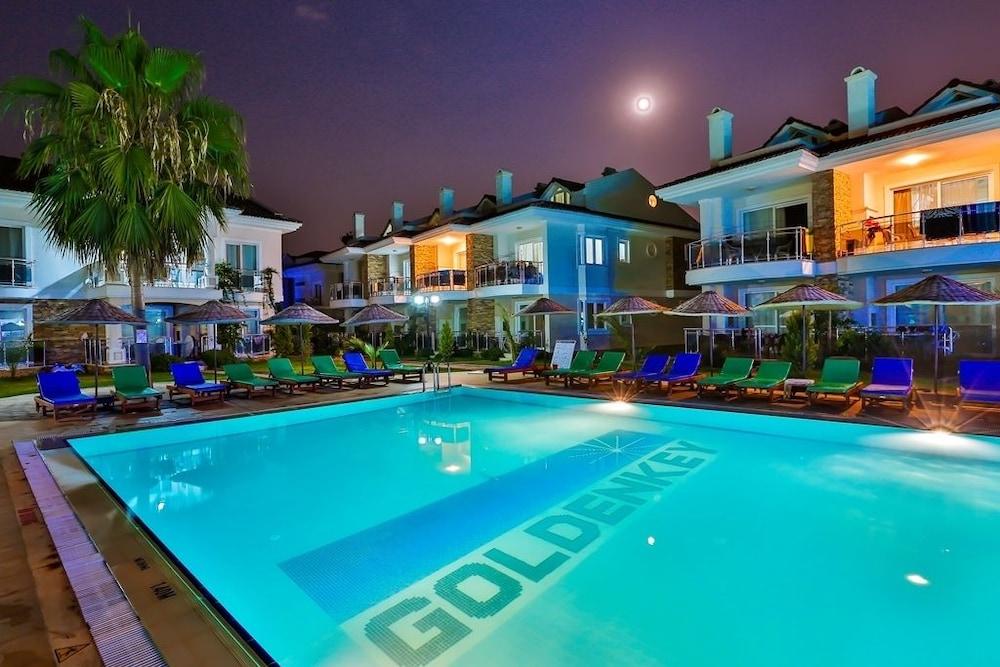 Golden Life Blue Green Residence - Outdoor Pool