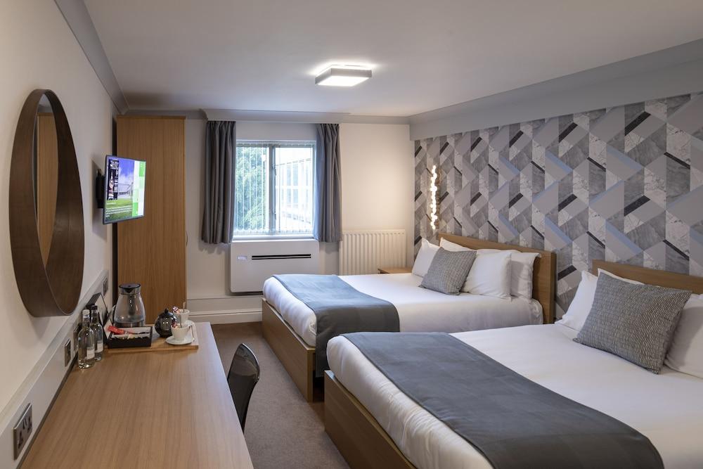 Weetwood Hall Conference Centre & Hotel - Room