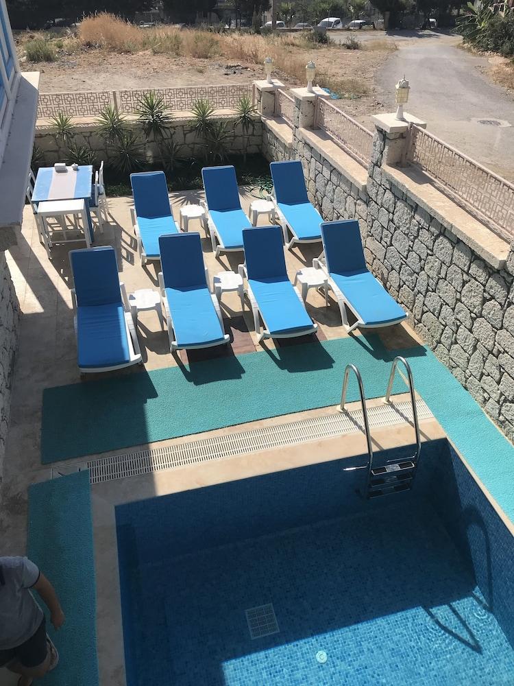 Akkum Hotel - Outdoor Pool