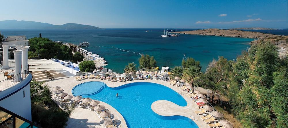 Bodrum Bay Resort & Spa - All Inclusive - Outdoor Pool
