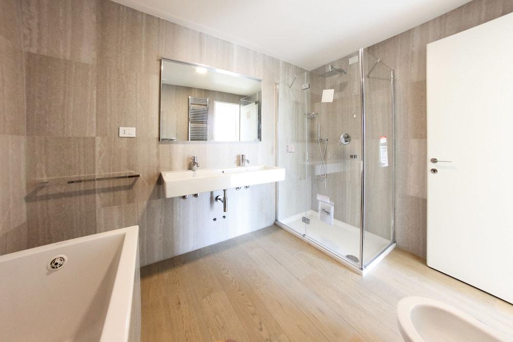 Be Apartments Volturno - Bathroom
