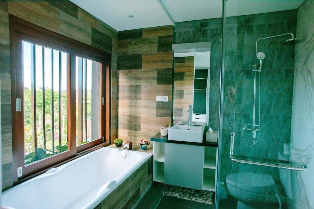 The Darling Ocean View Villa Bali - Bathroom