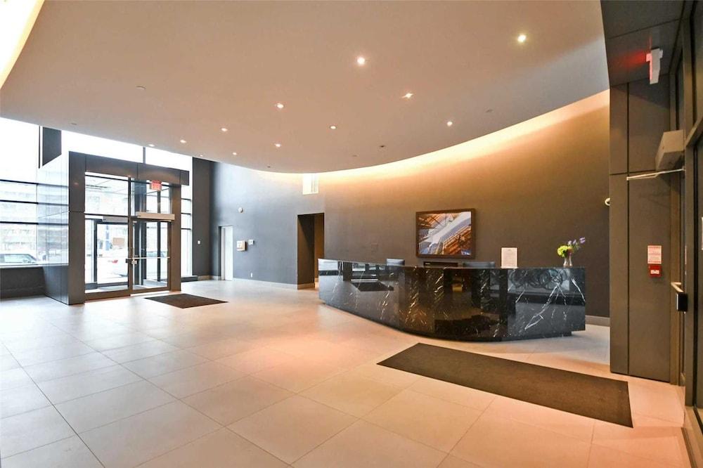 Platinum Suites - Fabulous CN Tower View, 2Bed 2Bath & Parking - Lobby