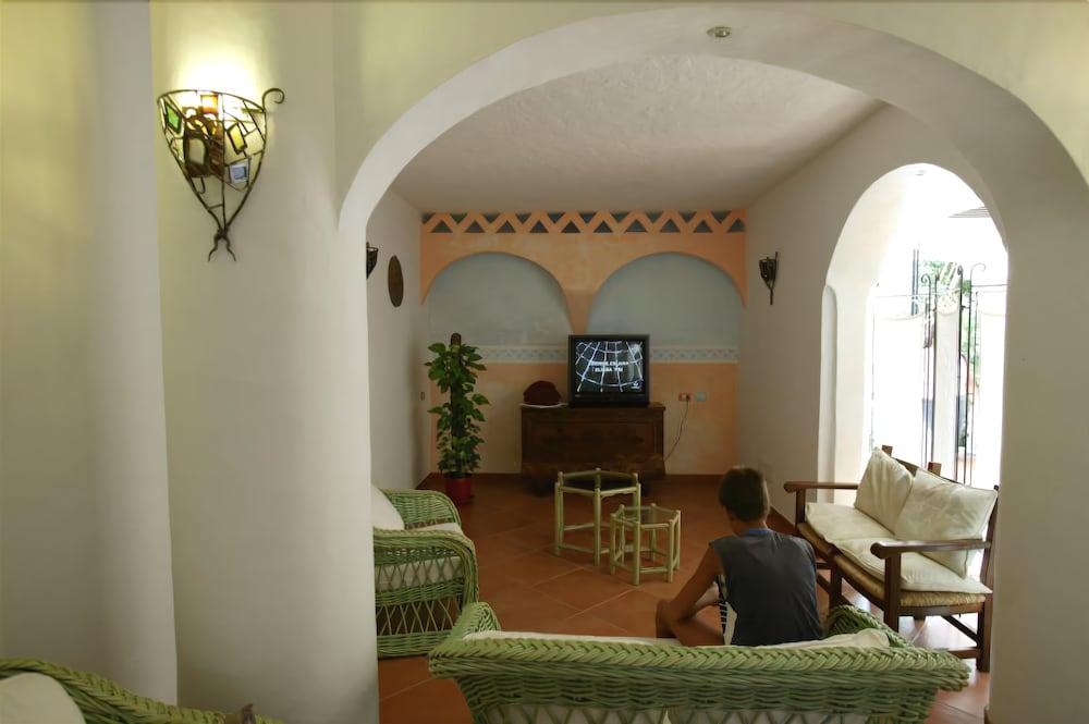 نيكولاوس كلوب 2 كورمورانو - Hotel Interior