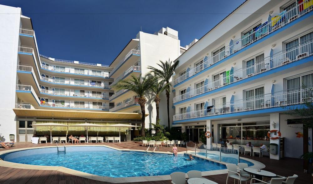 Hotel Miami - Featured Image