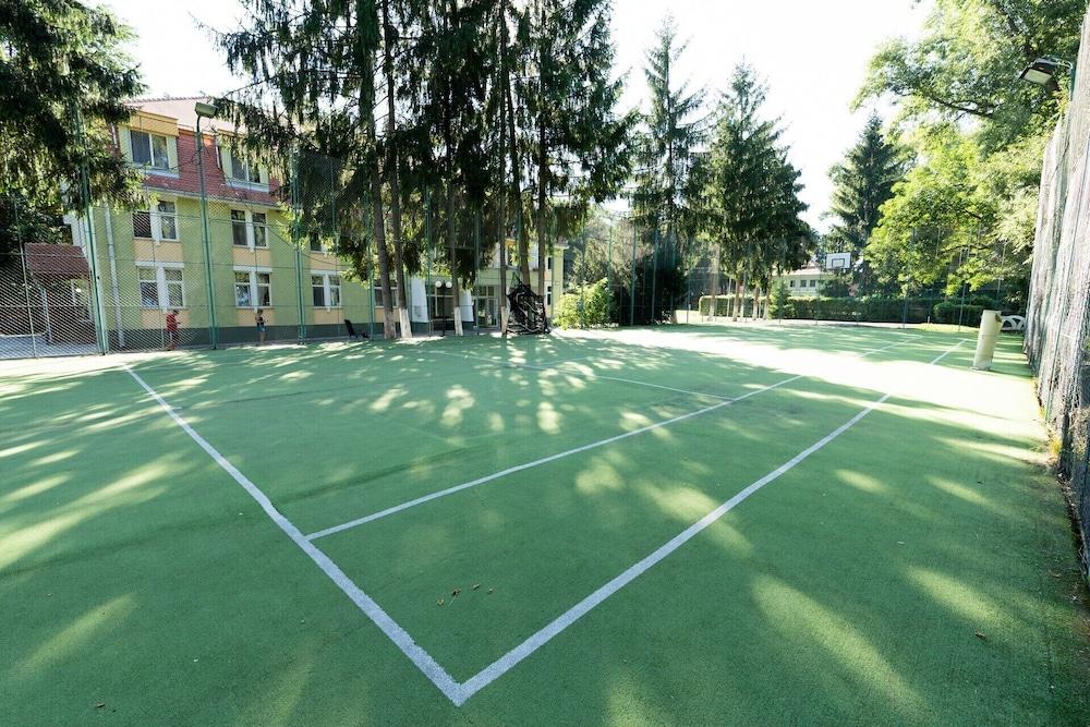 Arcus Education Center - Tennis Court
