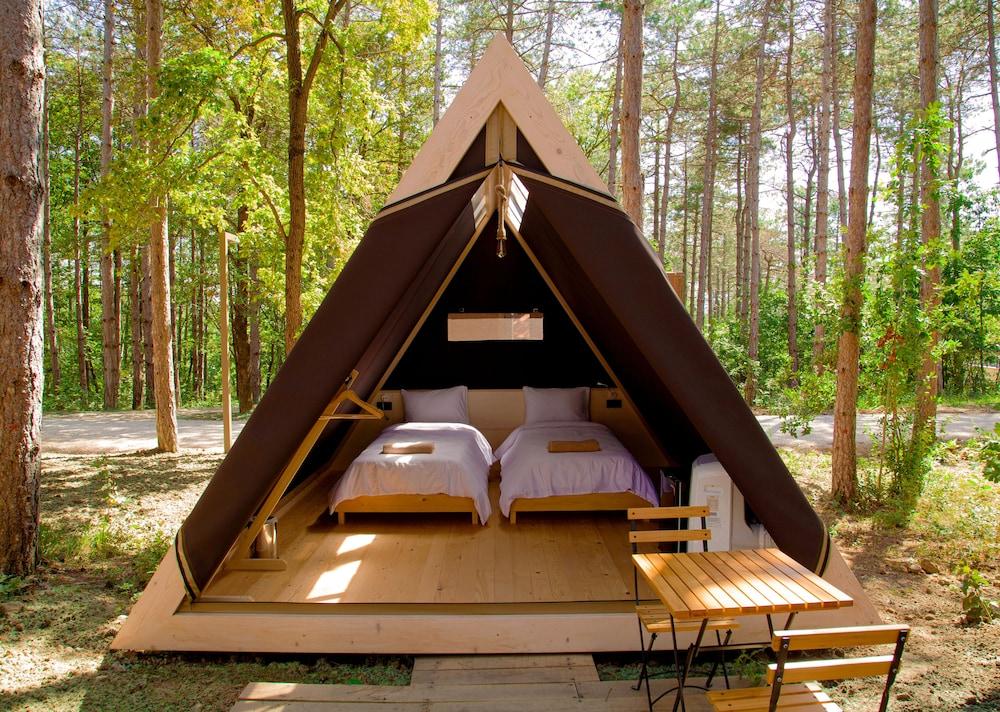 Longosphere Glamping - Featured Image