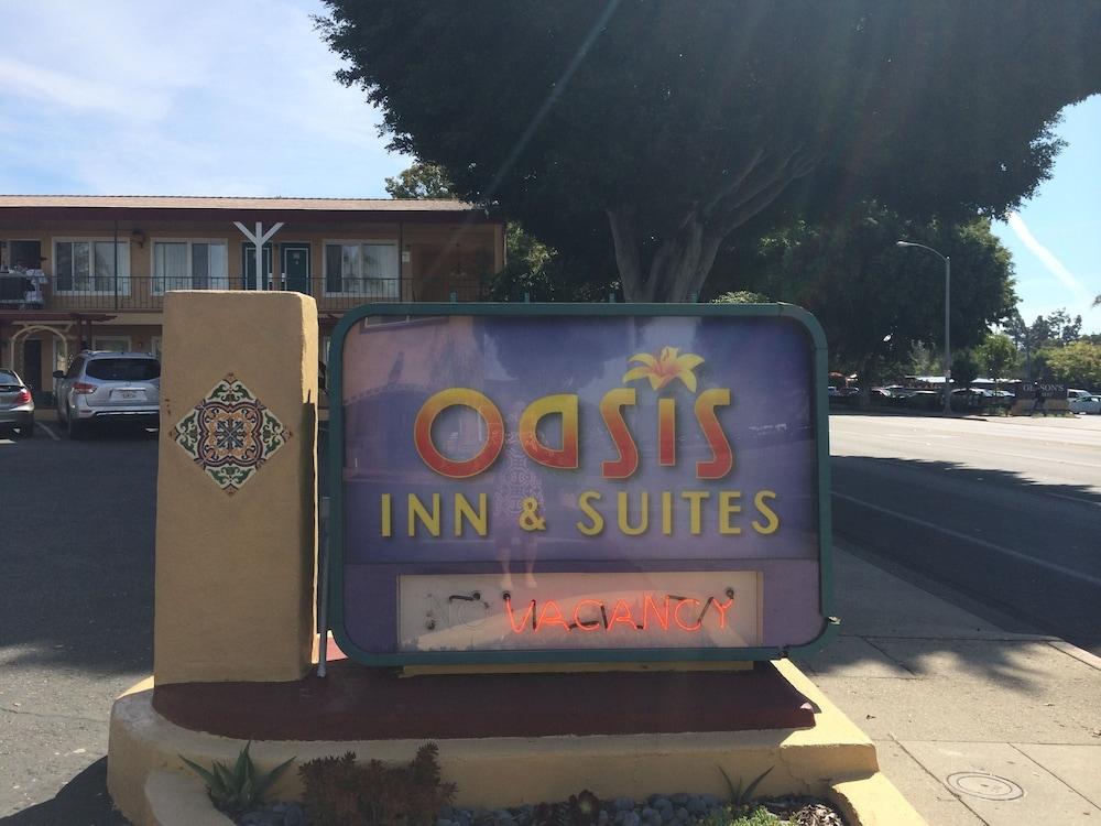 Oasis Inn & Suites - Exterior detail