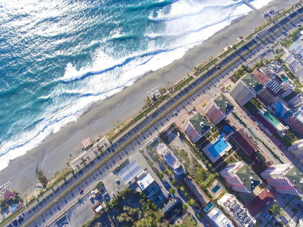Milano Beach Family Hotel - Aerial View