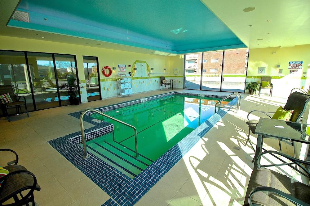 Fairfield Inn & Suites by Marriott Regina - Indoor Pool