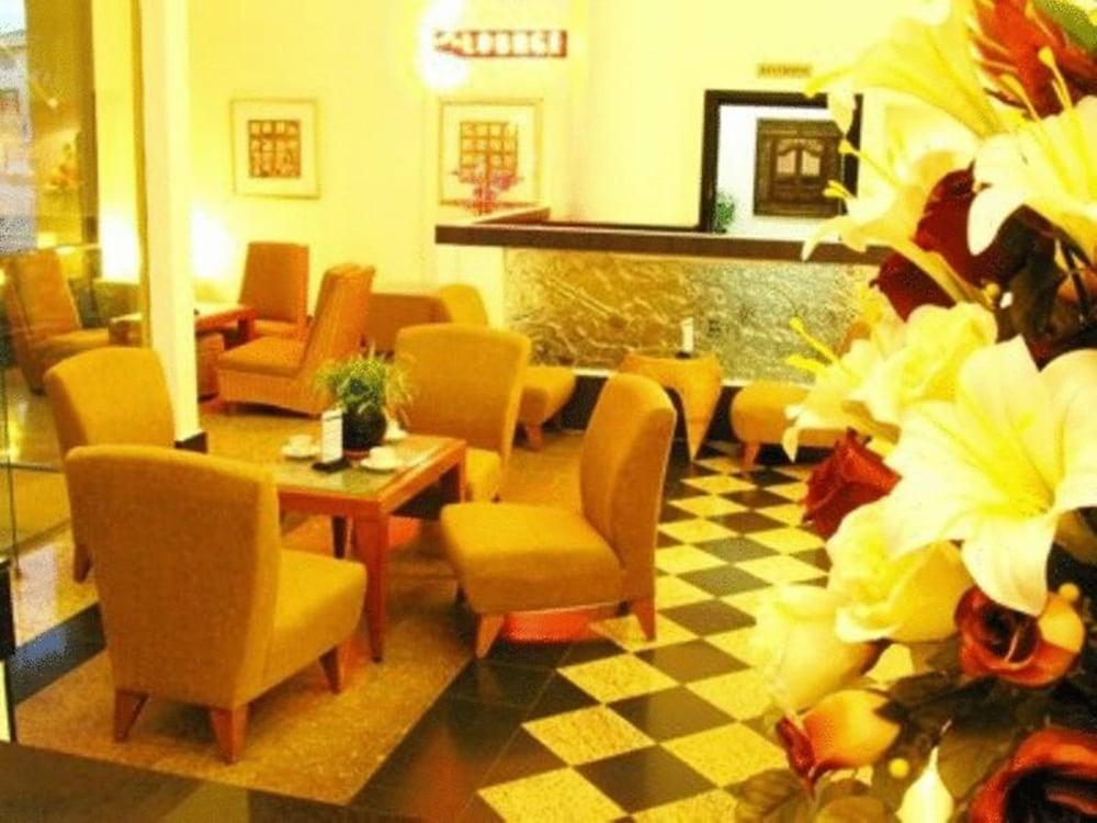 GoodHope Hotel Skudai - Lobby Sitting Area
