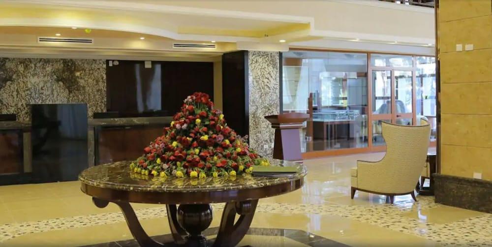 Sapphire Addis Hotel - Lobby