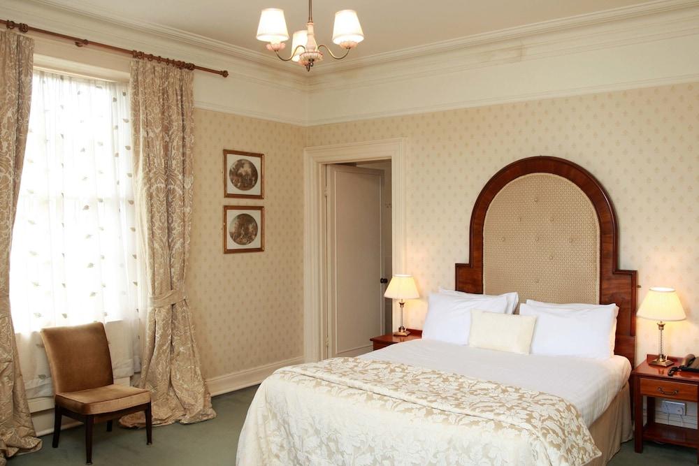 Londonderry Arms Hotel - Room