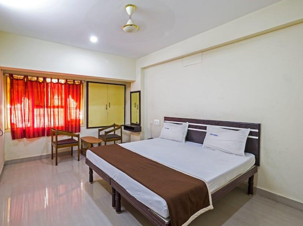 Hotel Nithin Krishna - Room