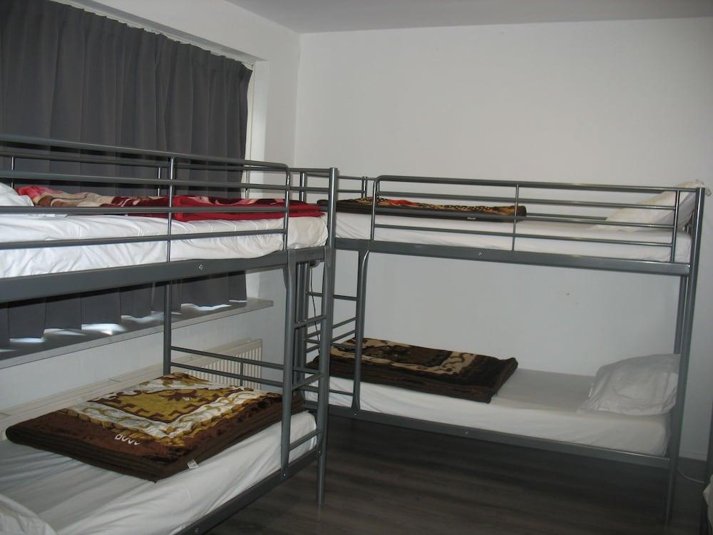 Guest House Amsterdam - Hostel - Room