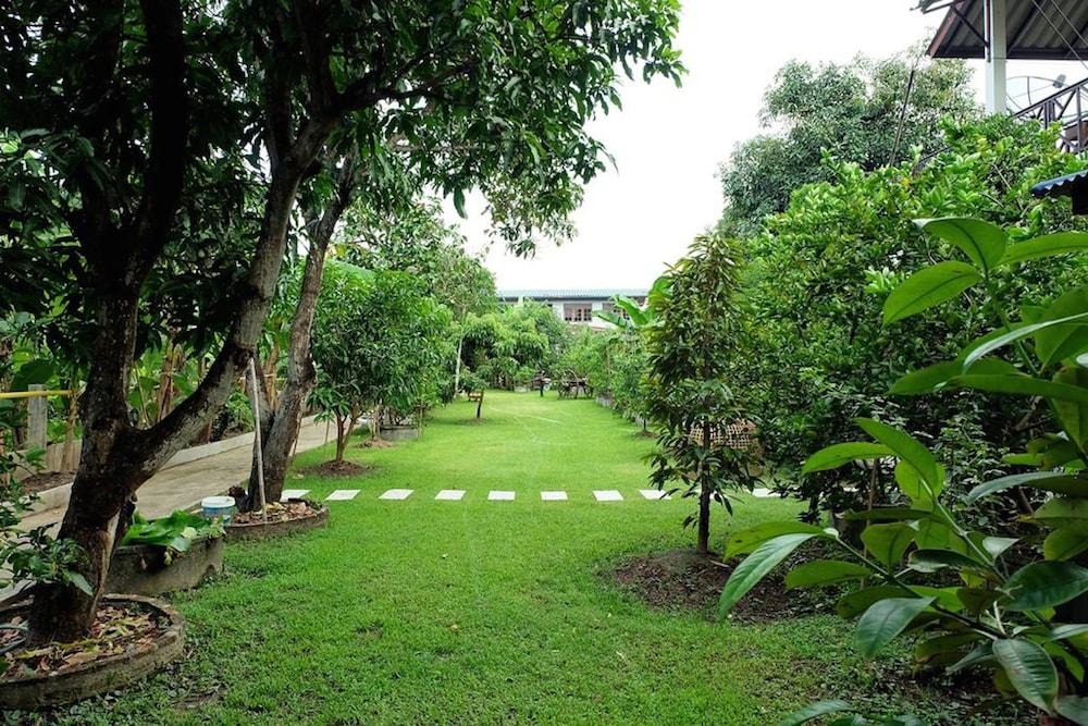Sor Vorapin Muay Thai Home - Property Grounds