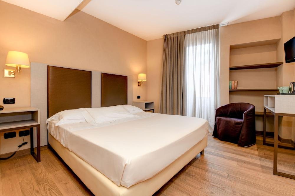 Hotel Tripoli - Room