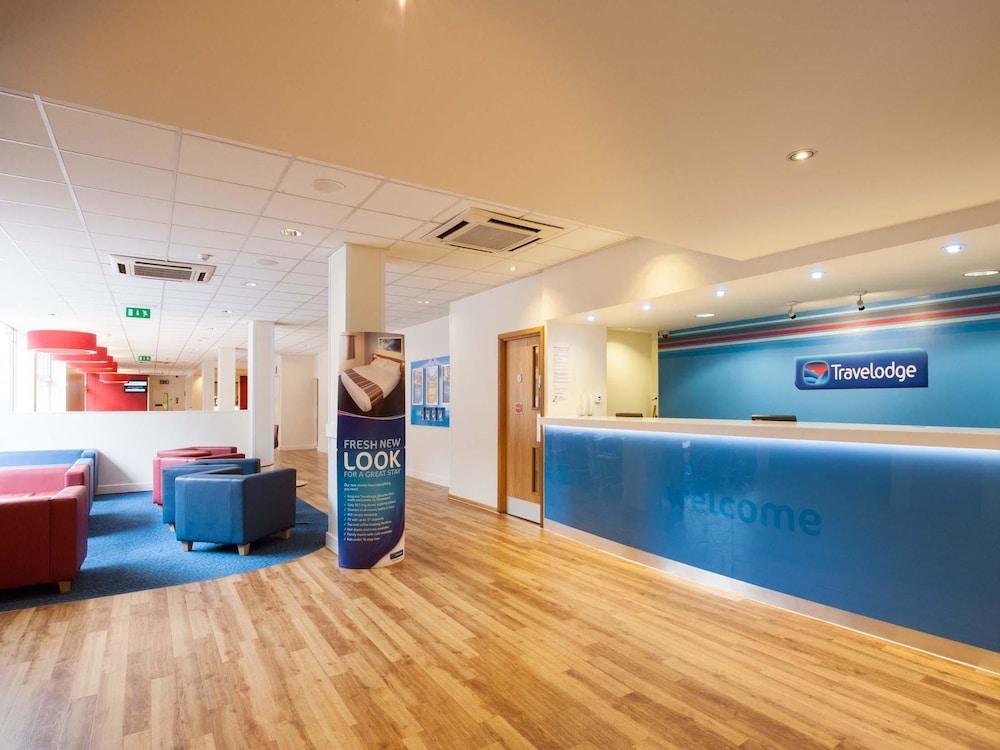 Travelodge Newcastle-under-Lyme Central - Lobby