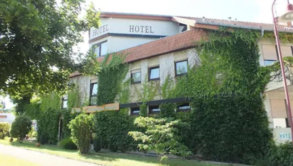 Hotel Filoxenia Am Deutschen Weintor - Featured Image