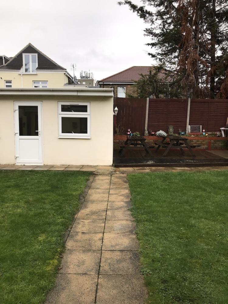 Aberdeen Guest House - Garden