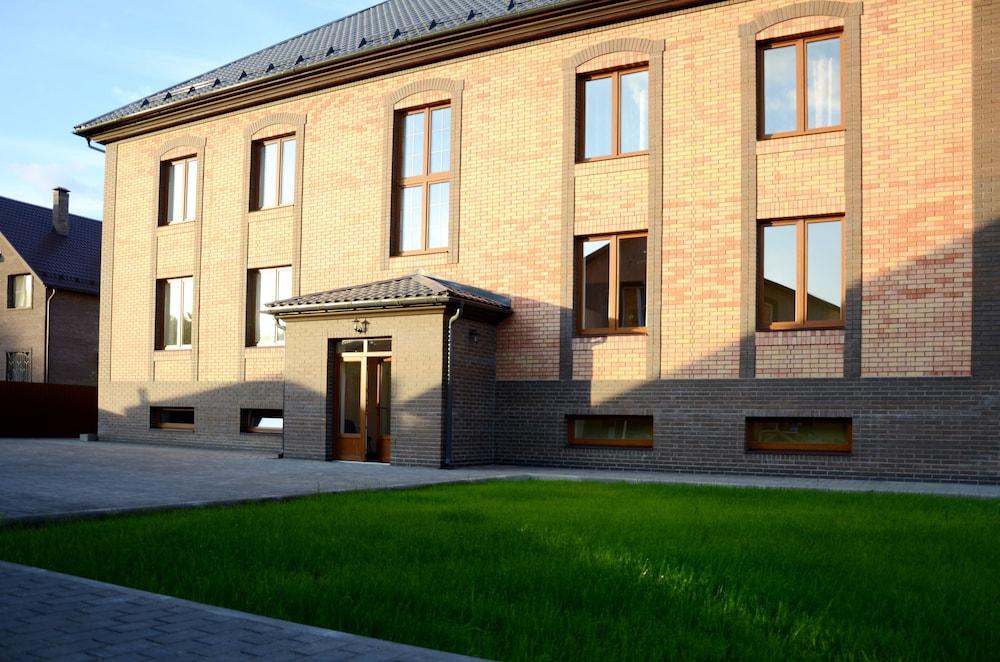 Medovo House Domodedovo - Property Grounds