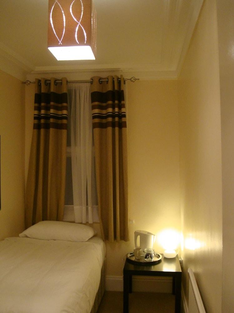 Pearl Hotel London - Room