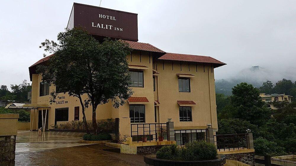 Hotel Lalit Inn - Front of Property