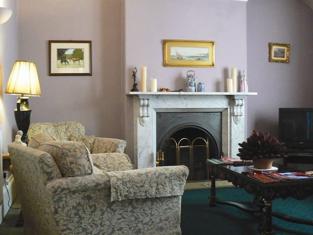 Croxton House Bed and Breakfast - Hotel Lounge