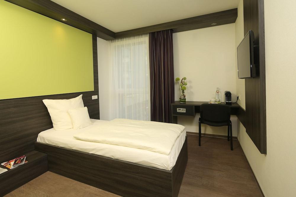 Economy-Hotel - Room