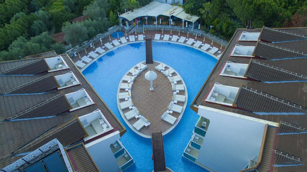 فندق أوشن بلو هايت كلاس - Aerial View