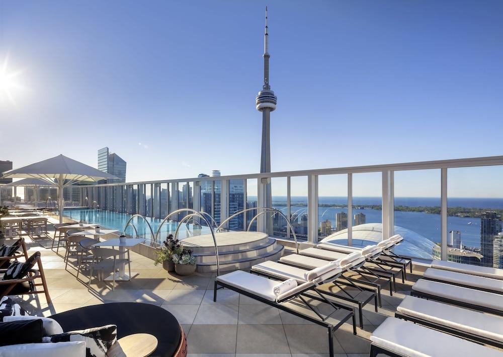 Bisha Hotel Toronto - Outdoor Pool