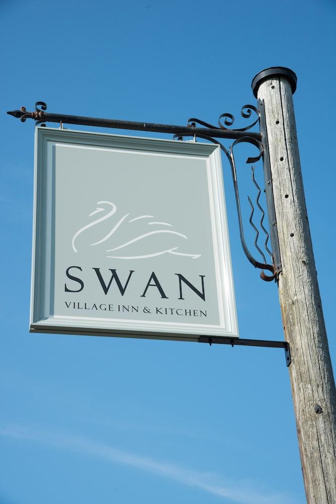The Swan Inn - Exterior