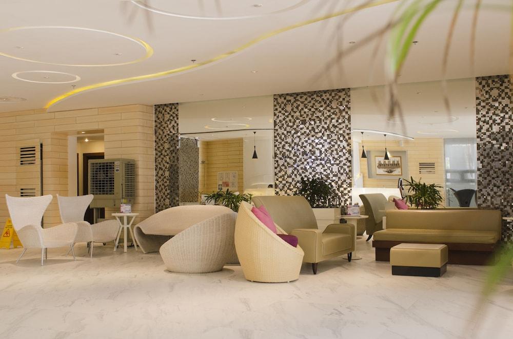 The Muse Hotel Boracay - Lobby Sitting Area
