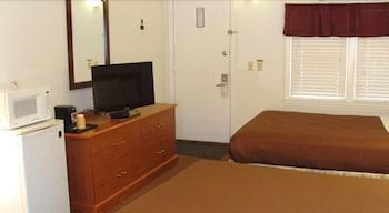 University Lodge - Guestroom