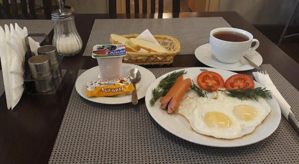 Yarilo Hotel DME - Breakfast Meal