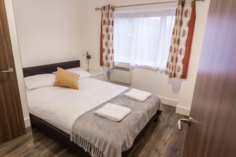 Meridian Apartments - Southend - Room