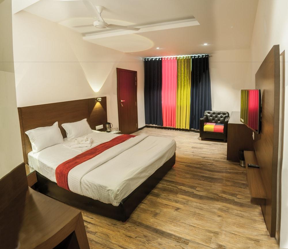 Hotel Atharva - Room