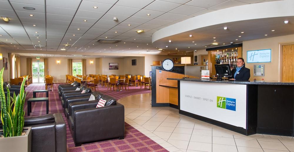 Holiday Inn Express Newcastle Gateshead - Lobby