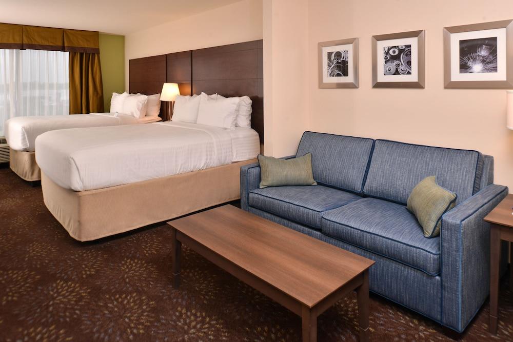 Holiday Inn Express & Suites Dearborn SW - Detroit Area, an IHG Hotel - Room