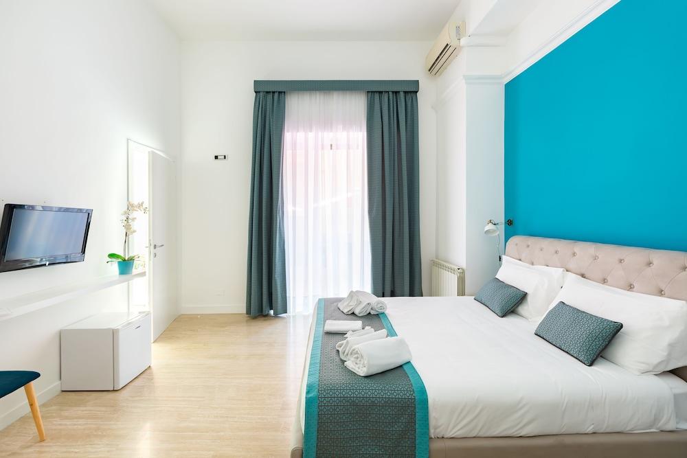 Trevi Fountain Guesthouse - Featured Image