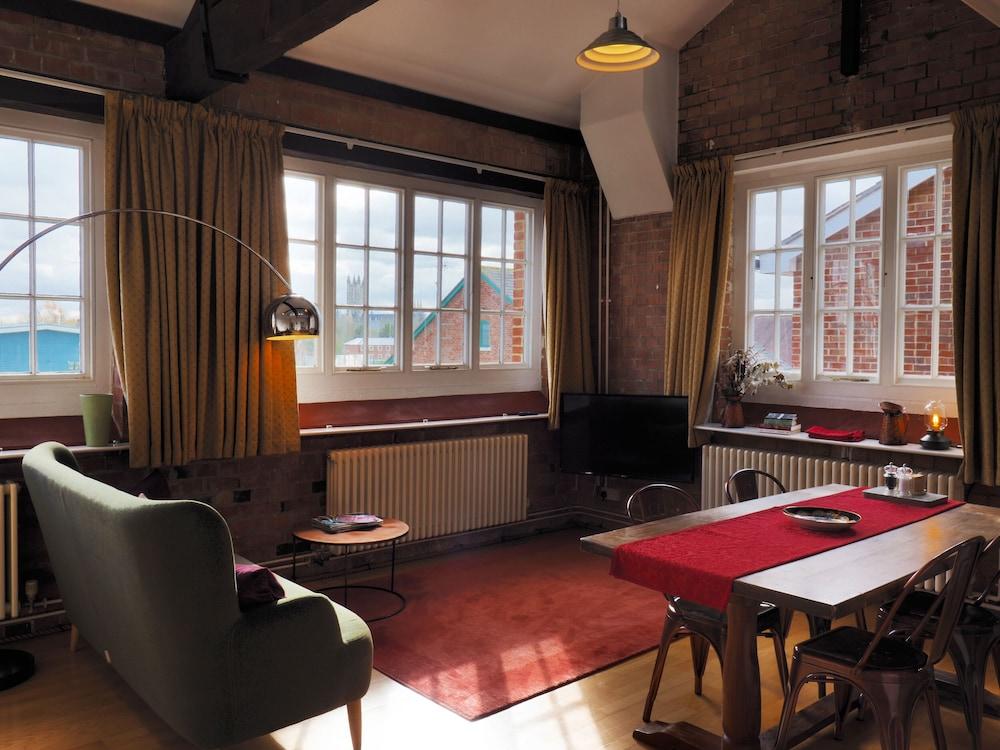 Holters Mill - Loft - Featured Image