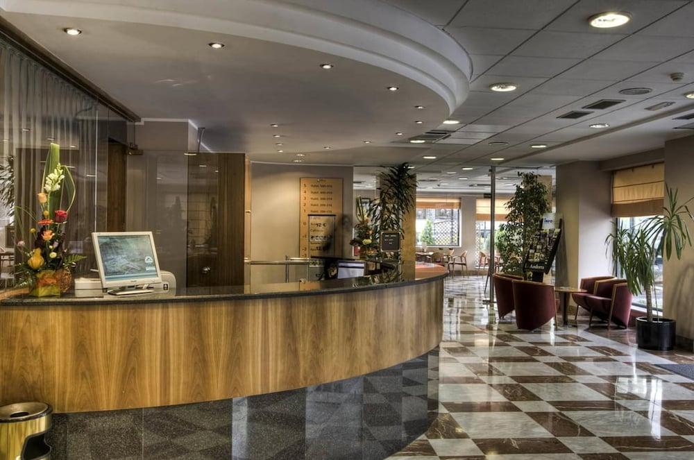 Hotel Zenit Diplomatic - Reception