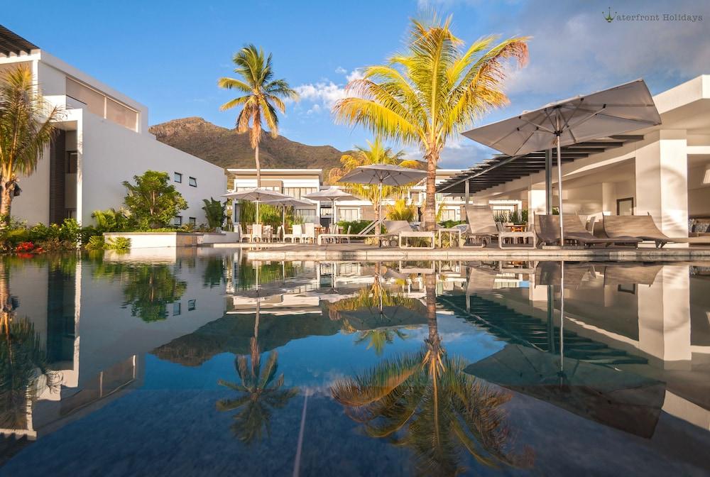 Latitude Luxury Beachfront Complex - Featured Image