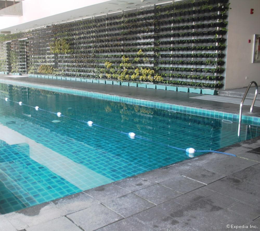 Siglo Suites at The Gramercy Residences - Outdoor Pool